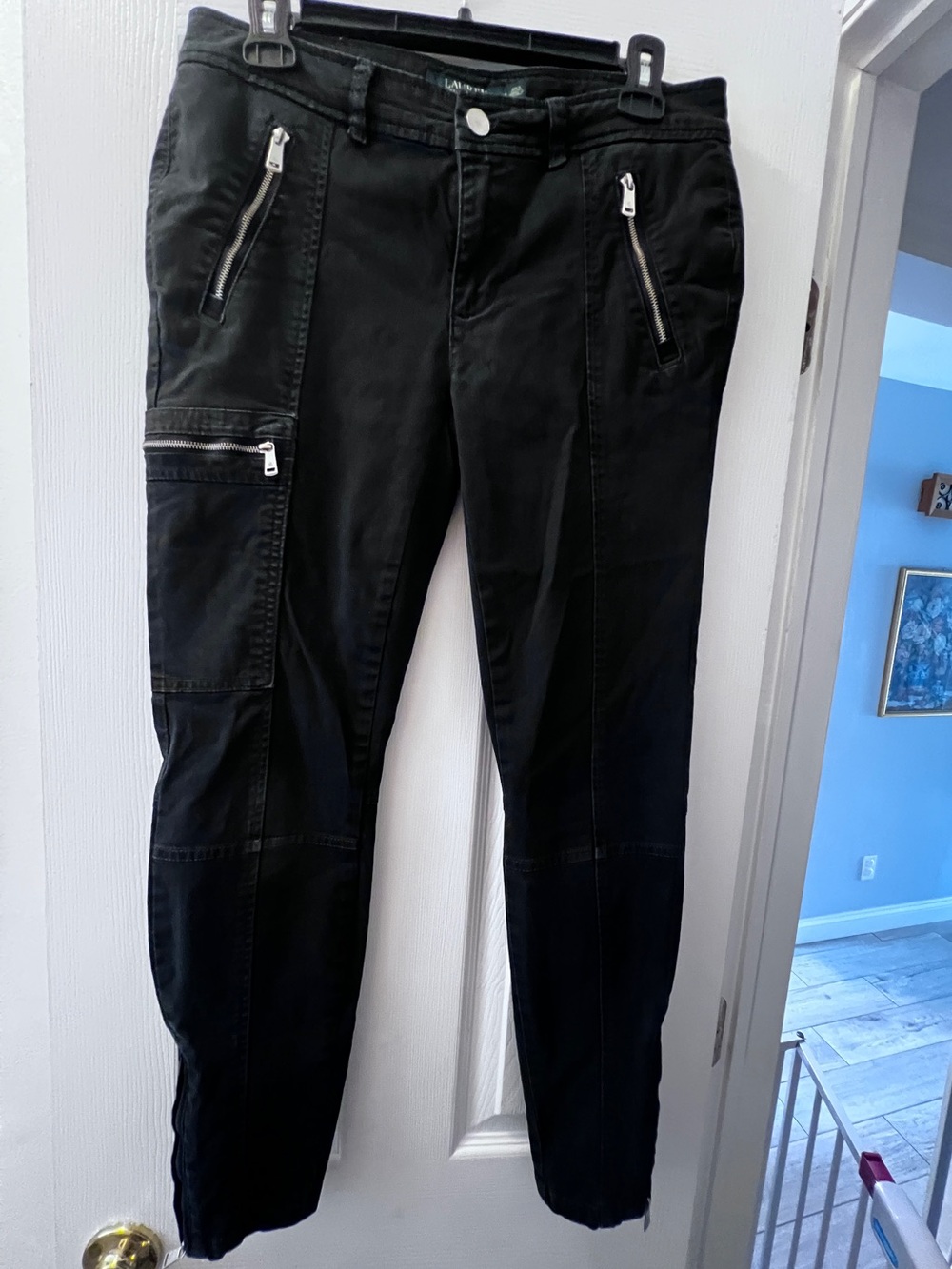 LAUREN Ralph Lauren WOMEN’s BLACK SKINNY STRETCH CARGO JEANS, SIZE 4 preowned.